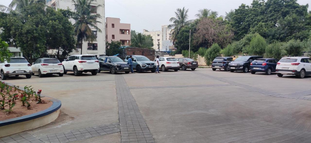Manjeera Sarovar Premiere Hotel Rajahmundry Exterior photo
