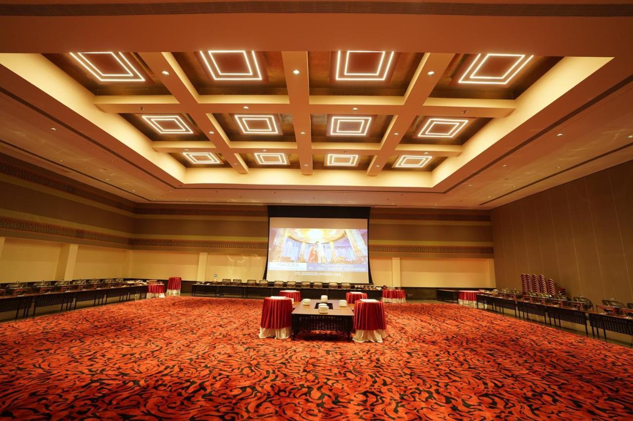Manjeera Sarovar Premiere Hotel Rajahmundry Exterior photo